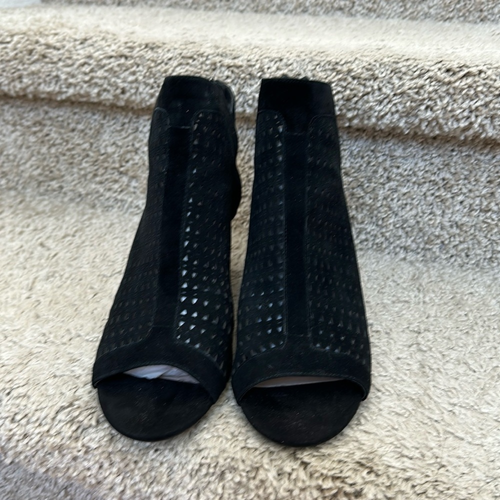 Vince camuto cachinta wedges